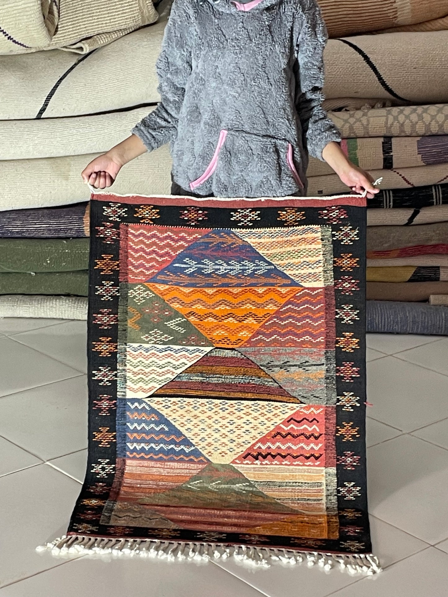 Moroccan Picasso Abstract Kilim – Artisan Woven Rug 120x100 cm