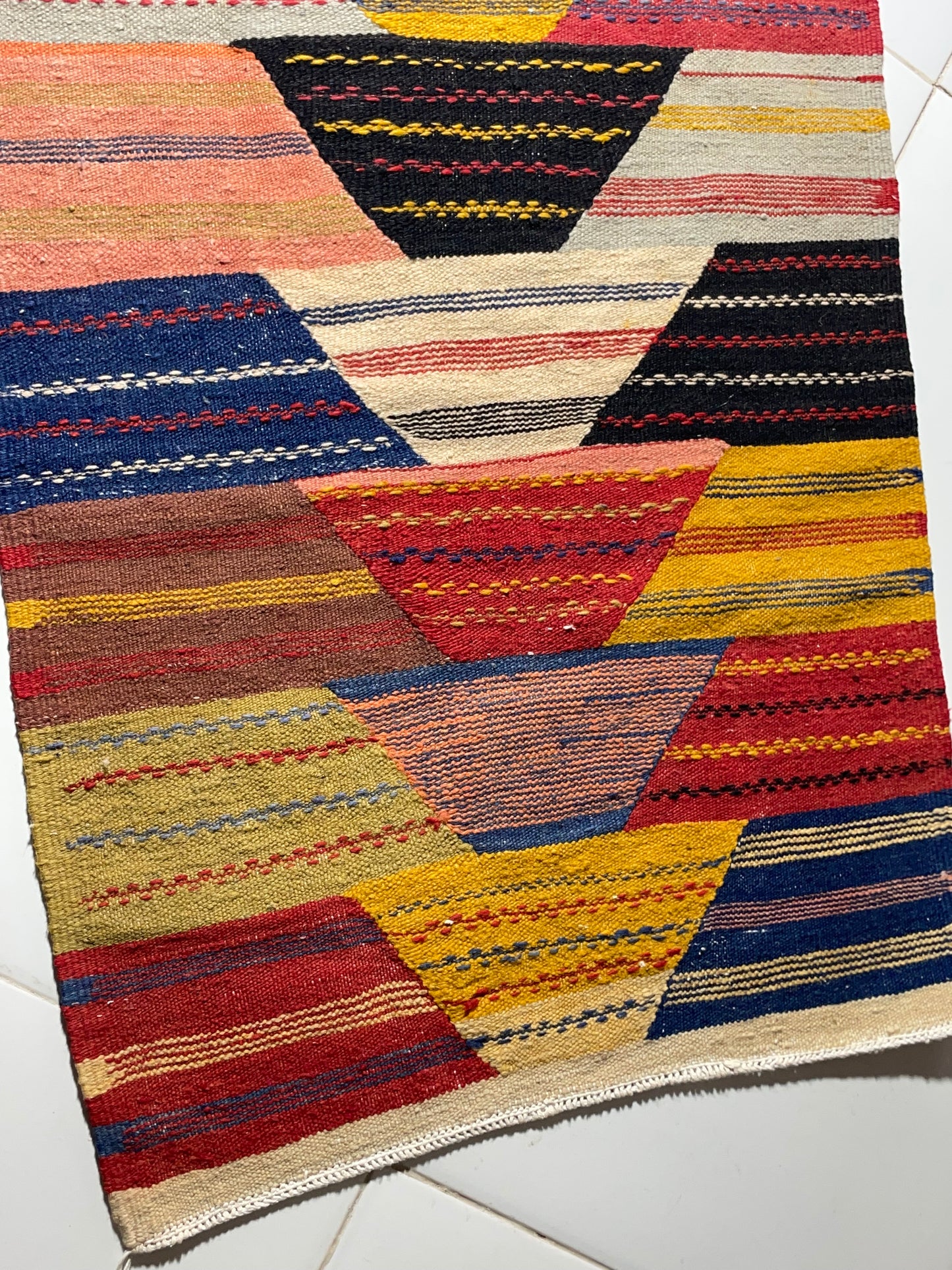 Handwoven Berber Kilim Rug – Picasso Inspired Design | 120x100 cm