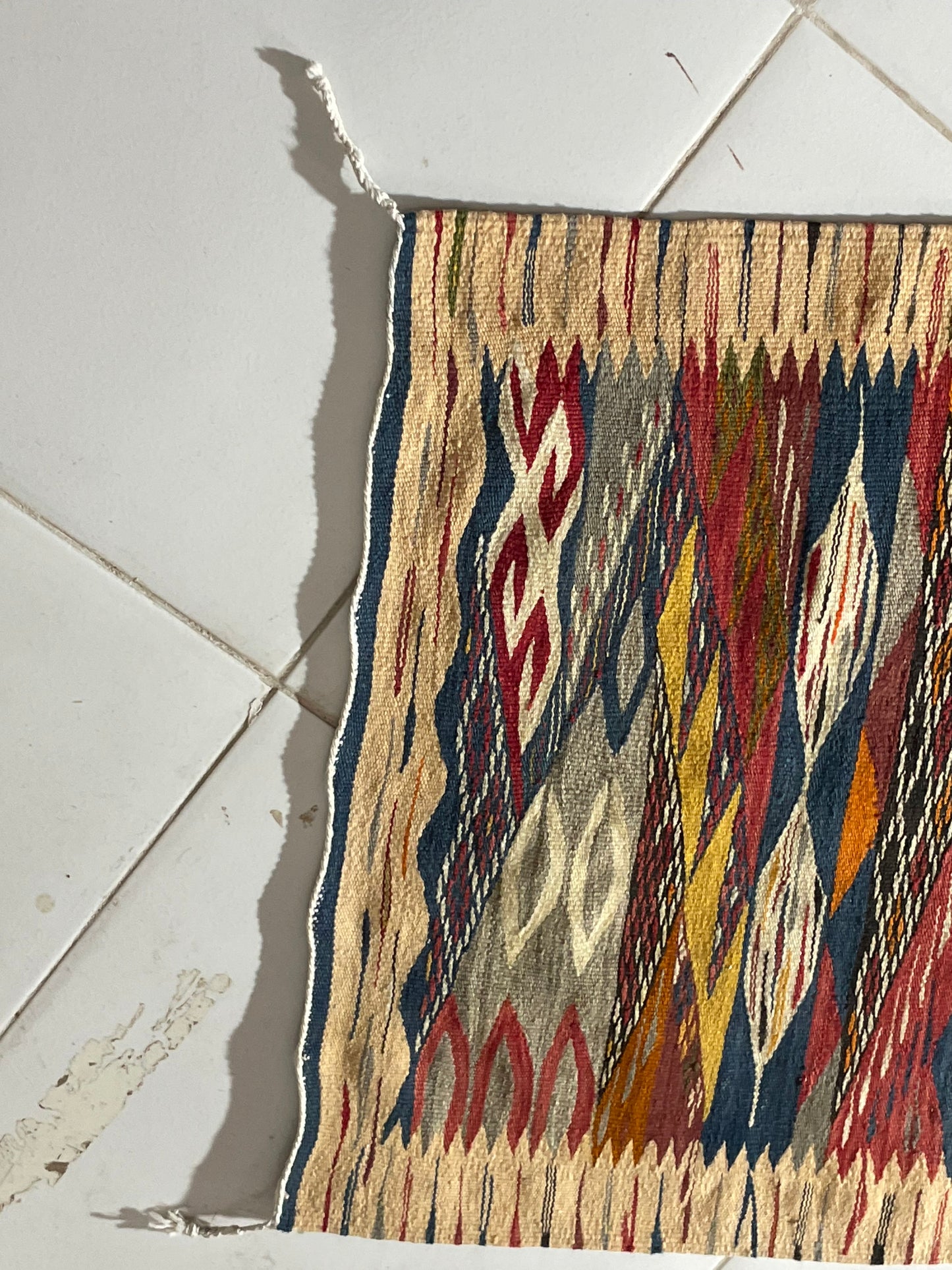 Picasso Berber Kilim – Handmade Moroccan Rug | 120x100 cm (3.9x3.3 ft)