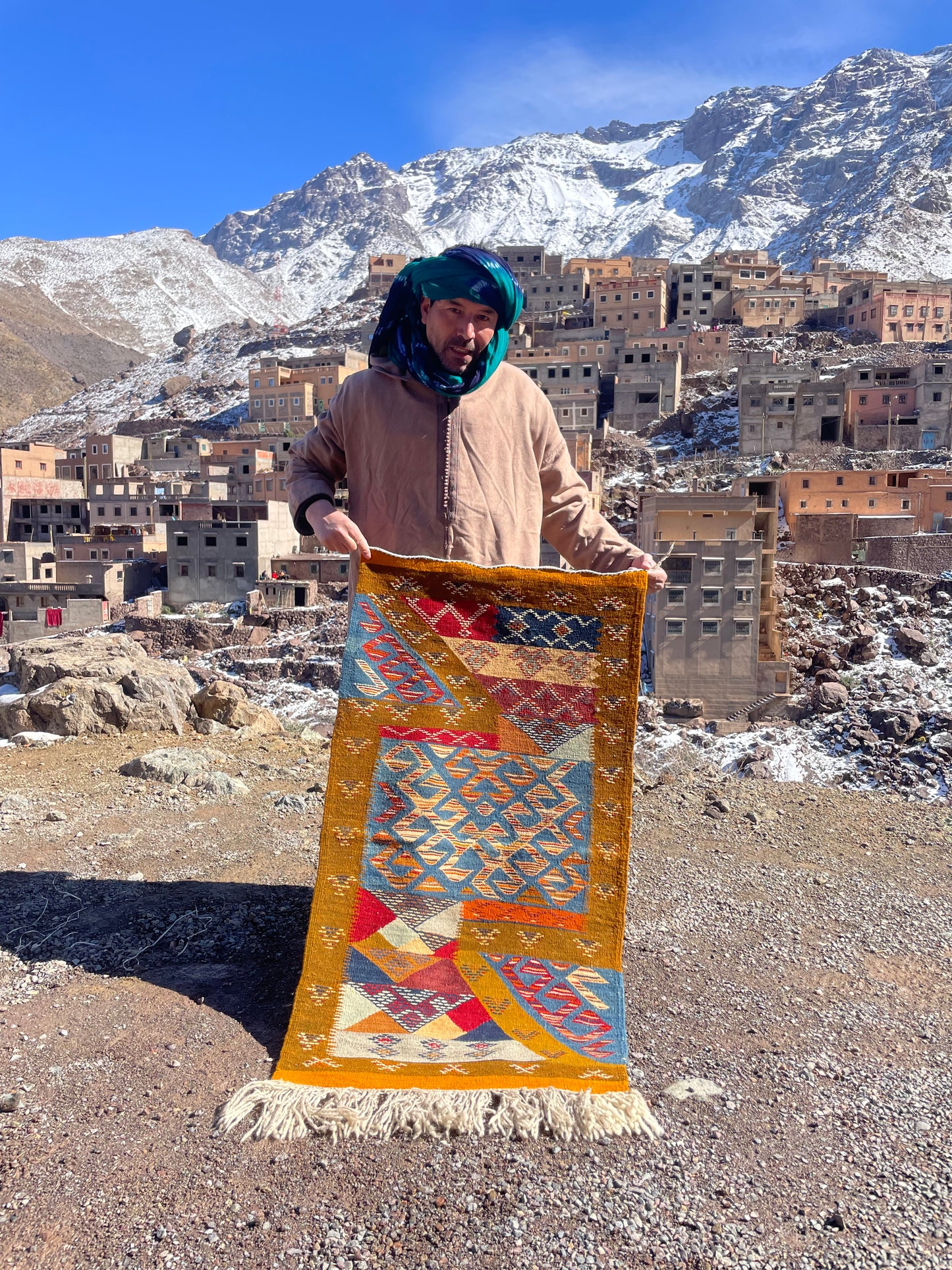 Picasso Berber kilim, Alfombra marroquí tejida a mano, Alfombra bereber abstracta, (110x68 Cm)