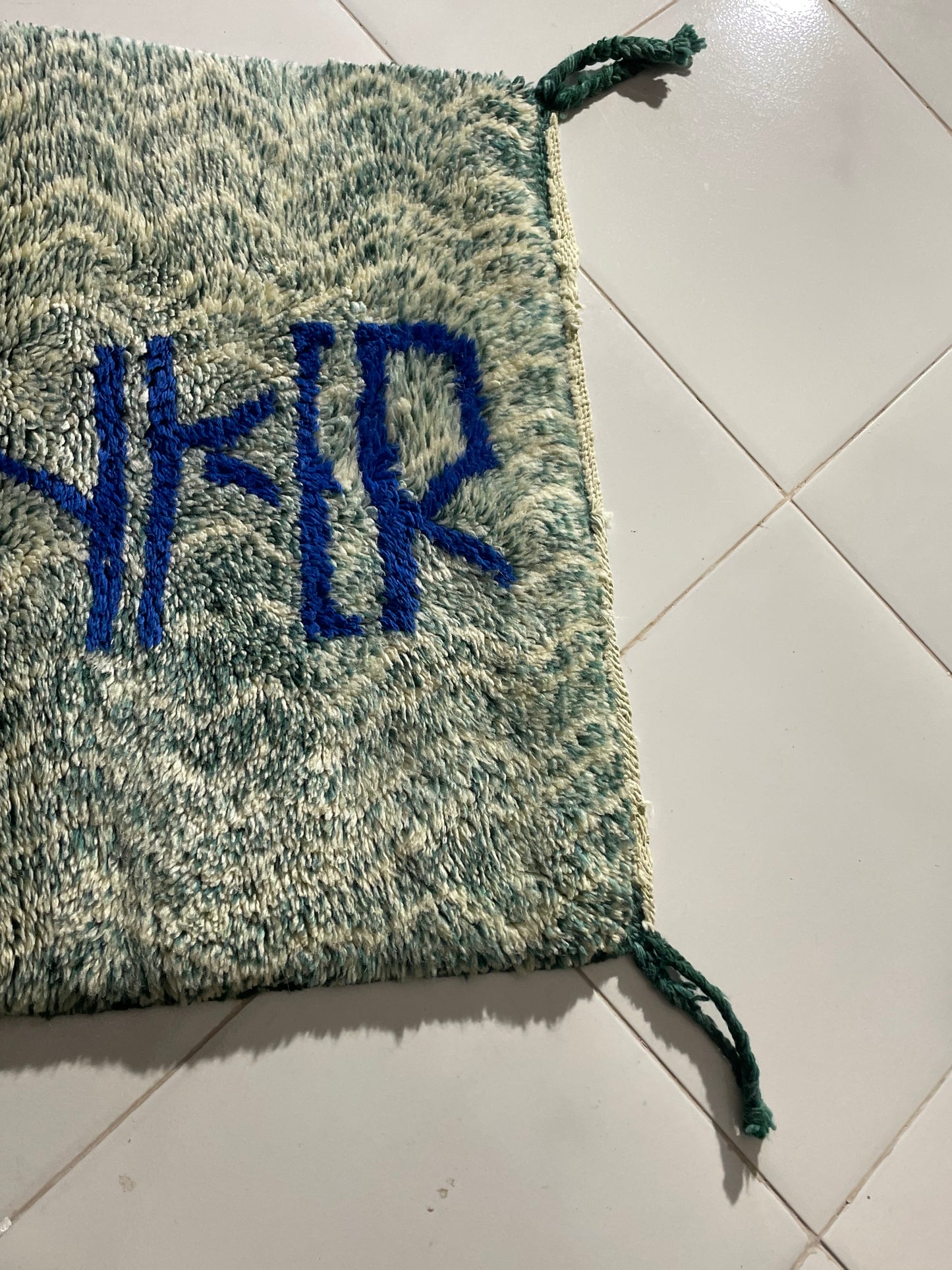 “THINKER” Beni Ourain Style Rug – 120×60 cm (4×2 ft) – Handwoven by Cooperative Adrar