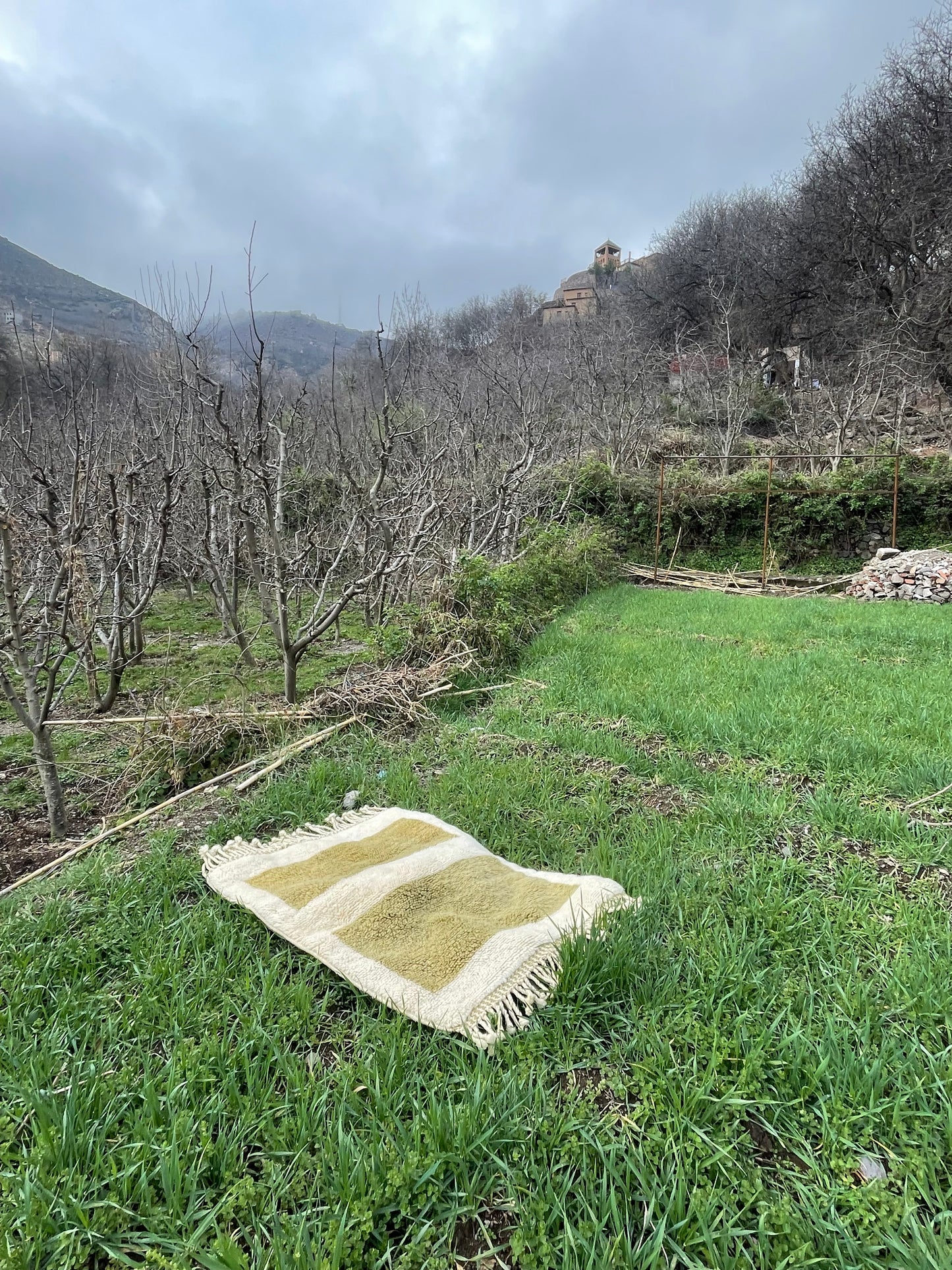 Handwoven Beni Ourain Rug – 100% Wool, Authentic Moroccan Berber Carpet available to ship size 105x77 cm