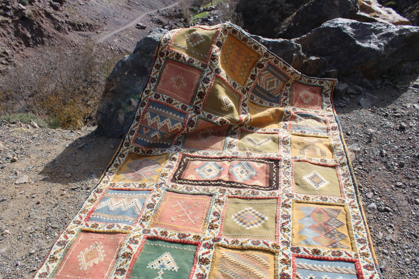 Vintage Glaoui Patchwork Rug – 5.01 ft × 8.46 ft (1.53 × 2.58 m) – Handwoven Moroccan Berber Carpet