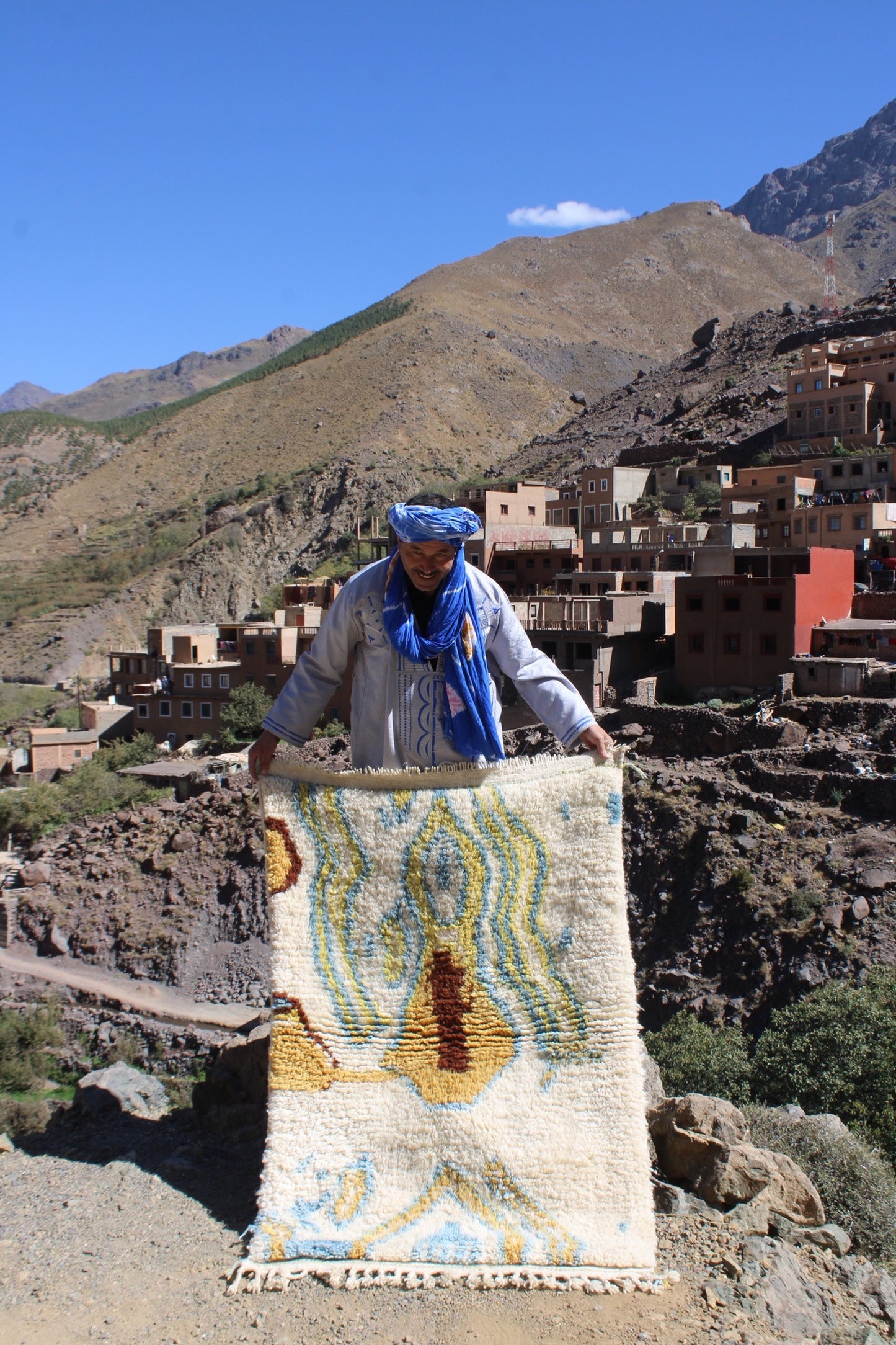 Eco-friendly Adrar rug perfect for modern and traditional home decor.