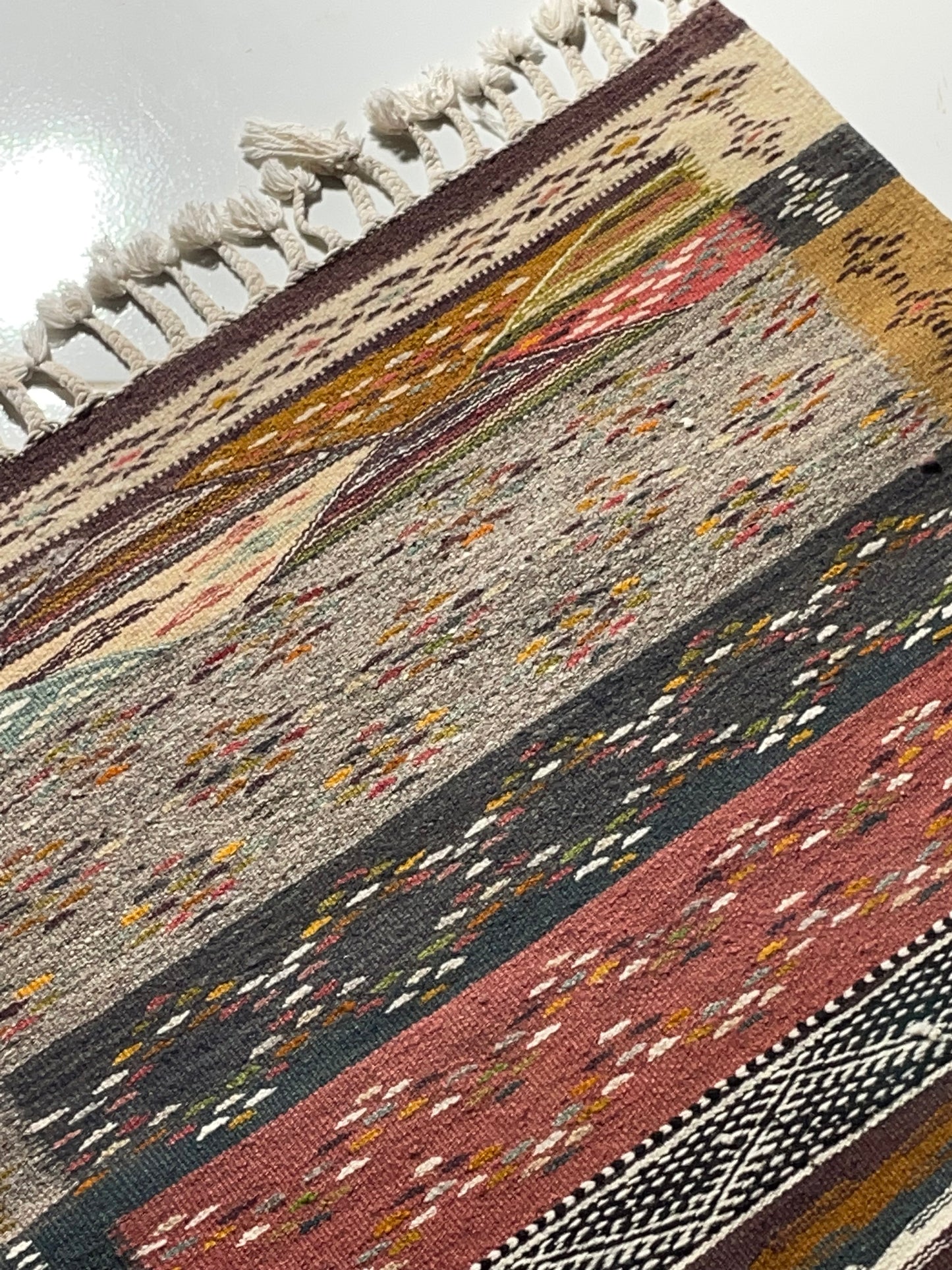 Handwoven Picasso-Style Wool Rug – 120x70 cm (3.9 x 2.3 ft), Luxury Abstract Decorative Carpet