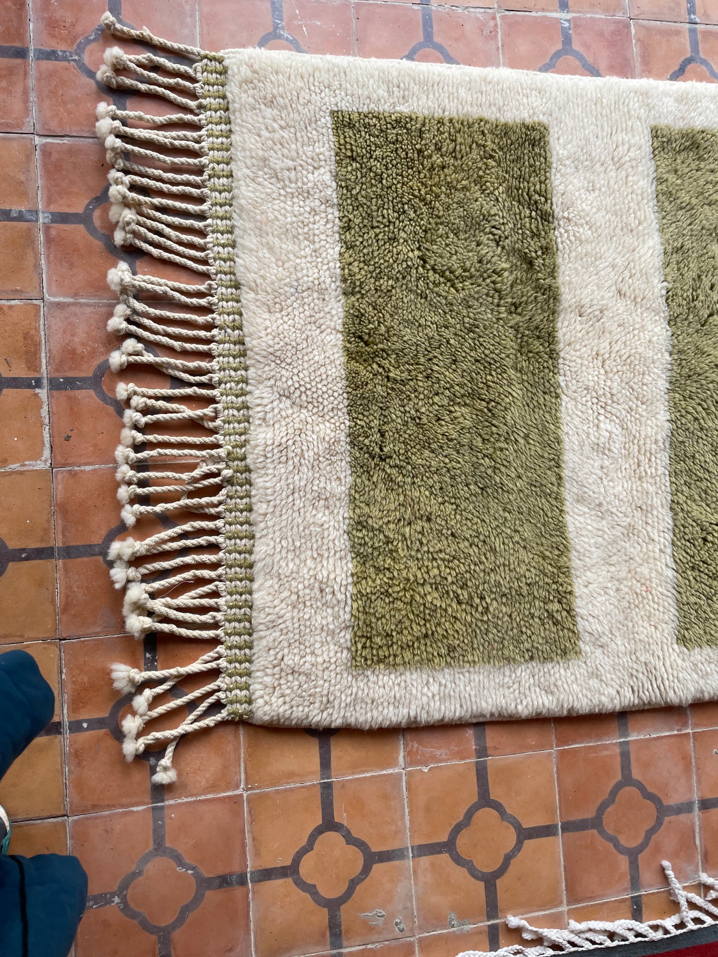 Handwoven Beni Ourain Rug – 100% Wool, Authentic Moroccan Berber Carpet available to ship size 105x77 cm