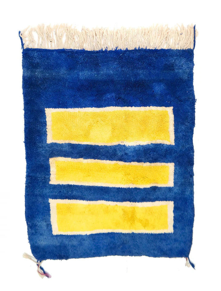 beni imlil rug, beni rug, moroccan rug, handwoven berber rug, blue yellow rug, modern berber design, moroccan wool rug, 150x100 rug, small area rug, atlas mountains rug, handmade morocco rug, bohemian decor rug, artisan wool rug, fringe rug, blue beni rug, yellow pattern rug, minimalist moroccan rug