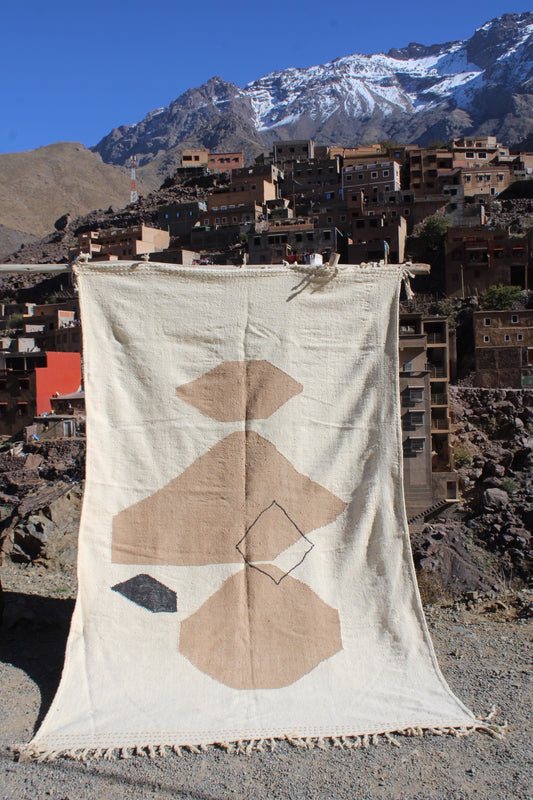 zanafi, zanafi rug, zanafi carpet, moroccan rug, berber rug, handmade rug, handwoven moroccan rug, wool rug, atlas mountains rug, tribal rug, minimalist rug, geometric rug, neutral tones rug, boho rug, bohemian decor, artisanal rug, authentic moroccan carpet, flatwoven rug, large moroccan rug, 300x200 cm rug, 9.8x6.5 ft rug, berber craftsmanship