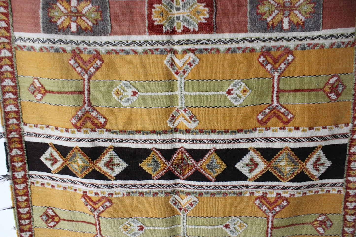 Glaoui Moroccan Rug – 4.26 ft × 6.56 ft (130 × 200 cm) – Handwoven Berber Wool Carpet