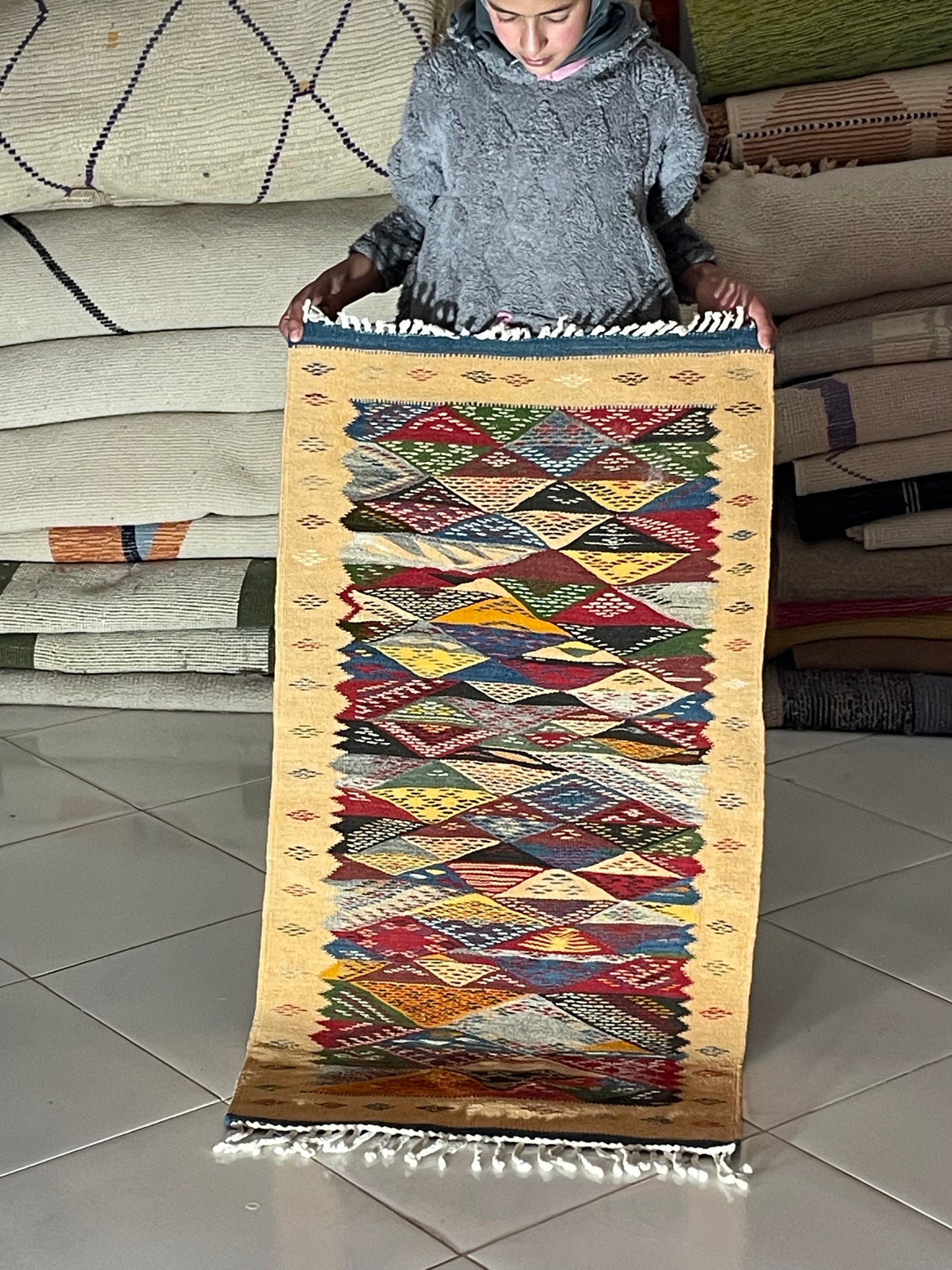 Modern Picasso Art Carpet – 120x70 cm (3.9 x 2.3 ft), Reversible Wool Rug with Artistic Pattern