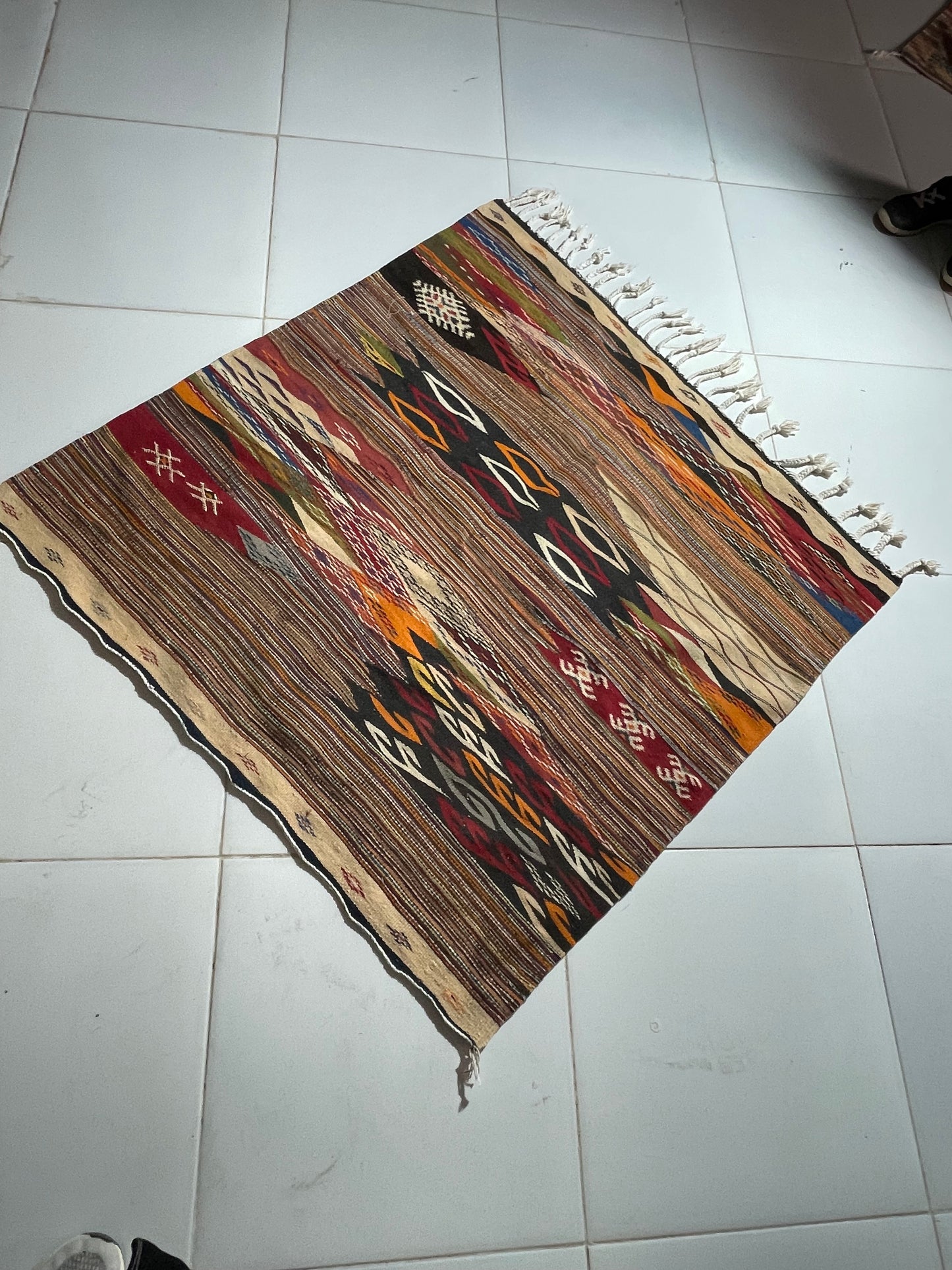 Handwoven Picasso-Style Wool Rug – 100x100 cm, Modern Art-Inspired, Reversible Design