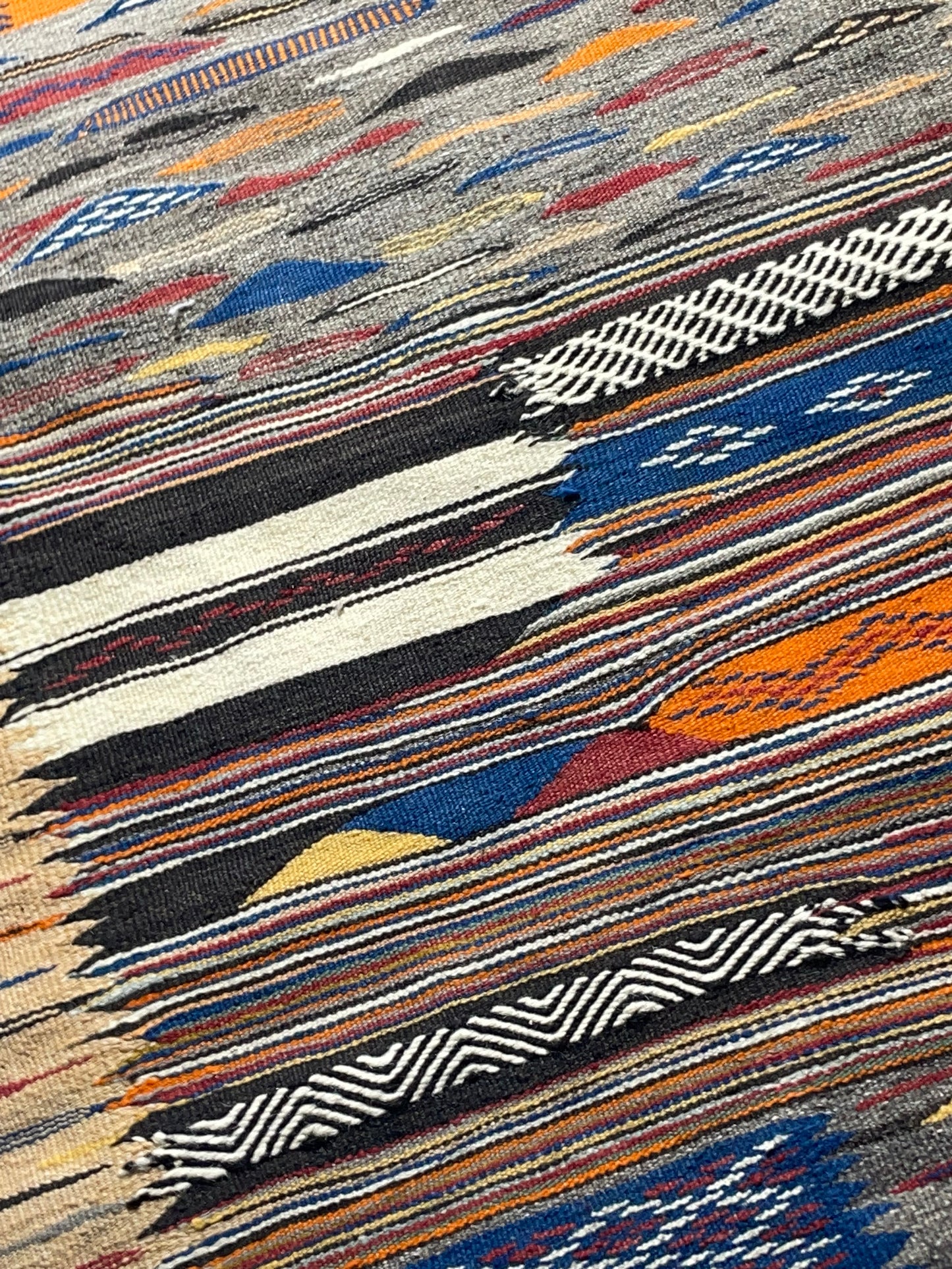 Picasso-Inspired Wool Rug – 120x70 cm (3.9 x 2.3 ft), Abstract Handwoven Design with Braided Fringe