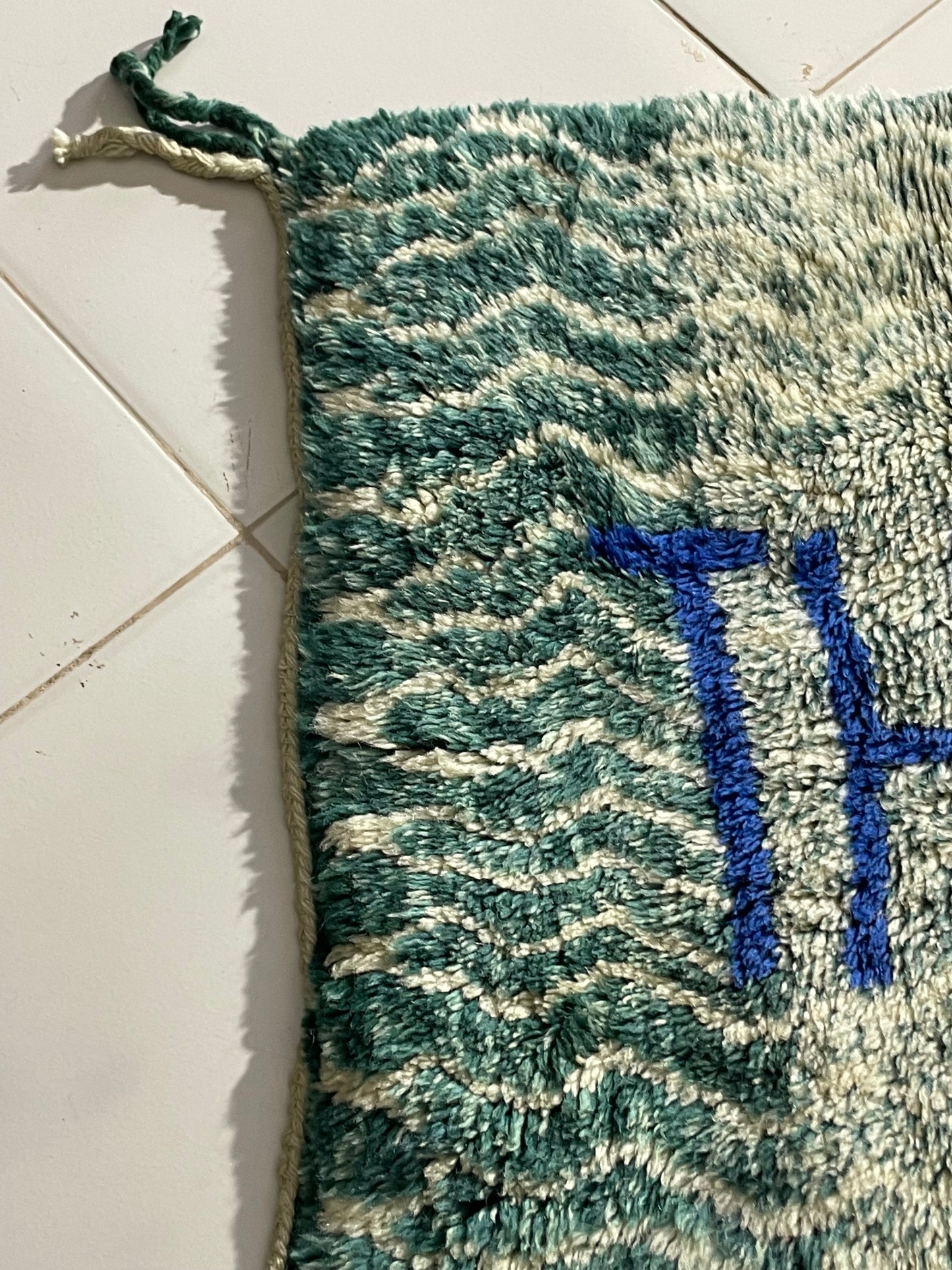 “THINKER” Beni Ourain Style Rug – 120×60 cm (4×2 ft) – Handwoven by Cooperative Adrar