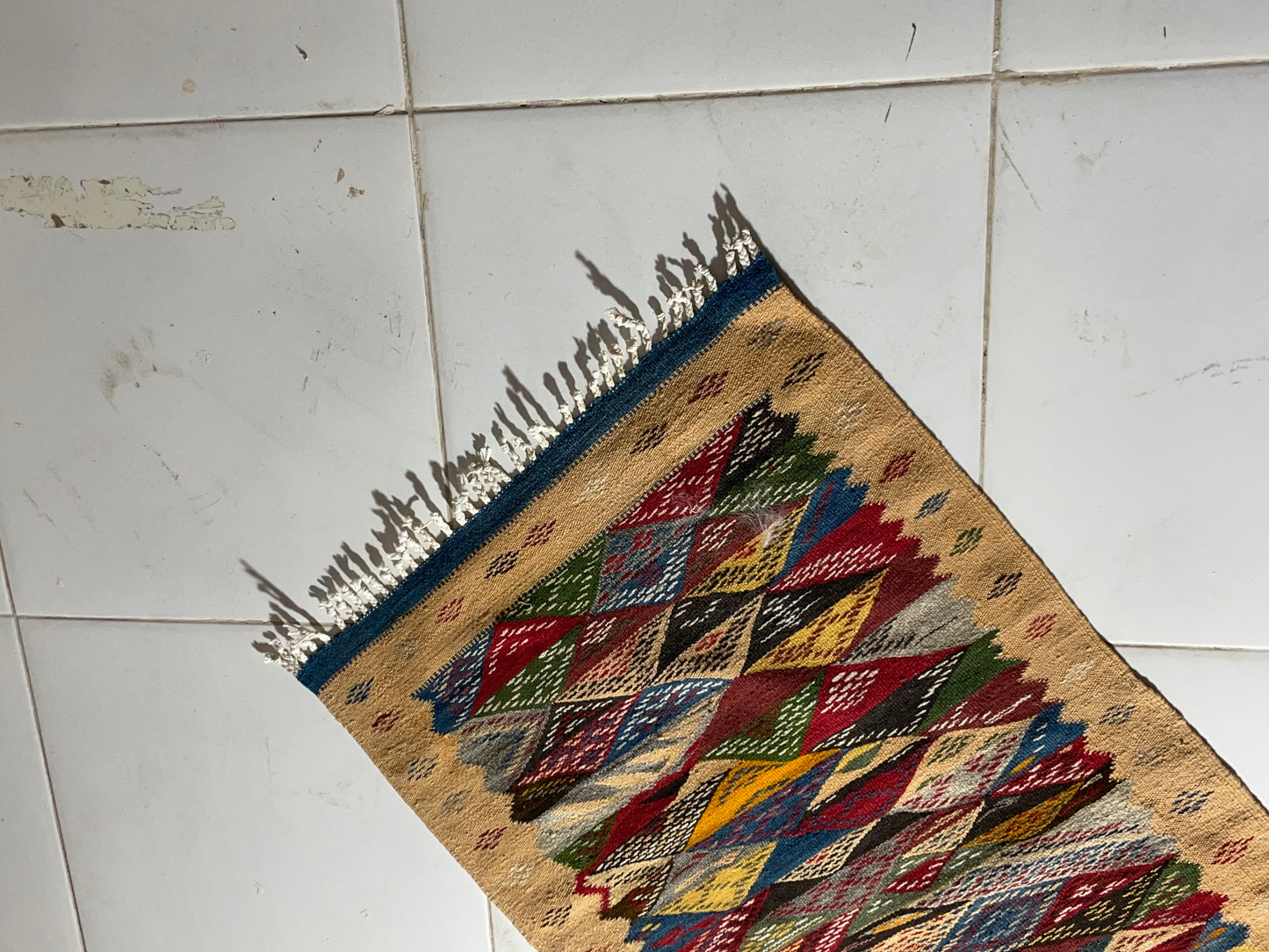 Modern Picasso Art Carpet – 120x70 cm (3.9 x 2.3 ft), Reversible Wool Rug with Artistic Pattern