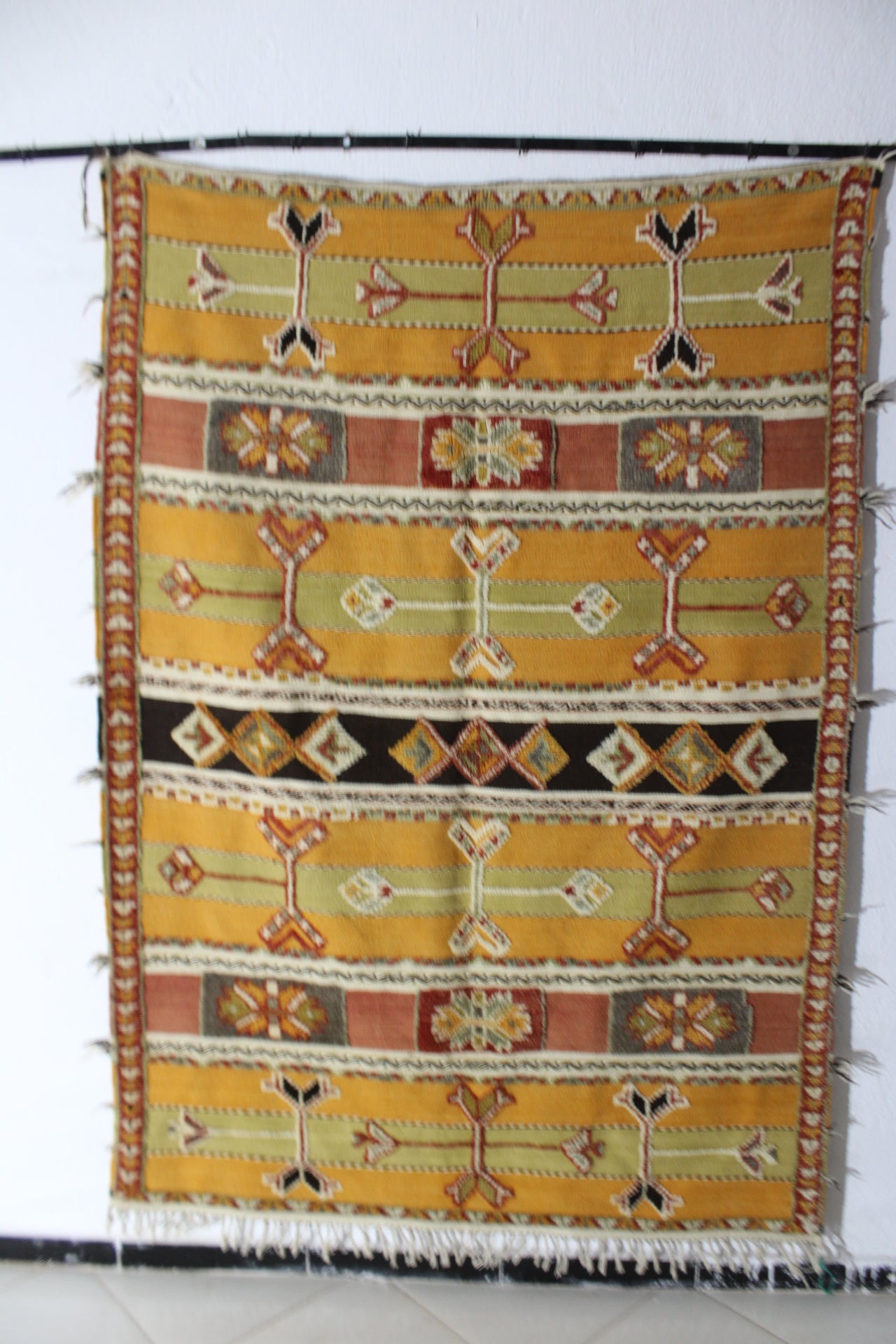 Glaoui Moroccan Rug – 4.26 ft × 6.56 ft (130 × 200 cm) – Handwoven Berber Wool Carpet