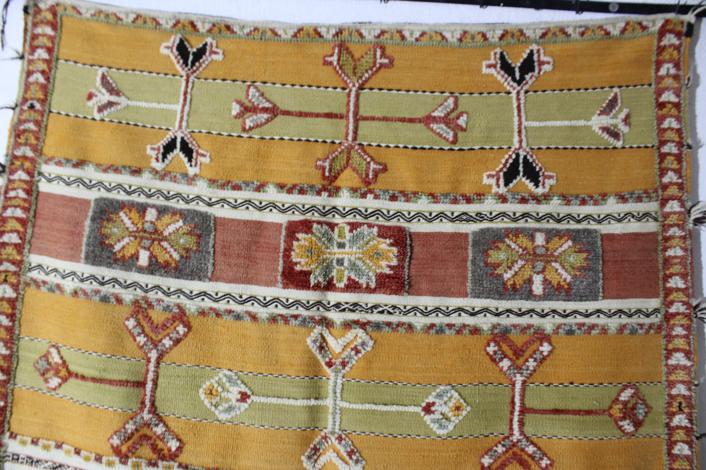 Glaoui Moroccan Rug – 4.26 ft × 6.56 ft (130 × 200 cm) – Handwoven Berber Wool Carpet