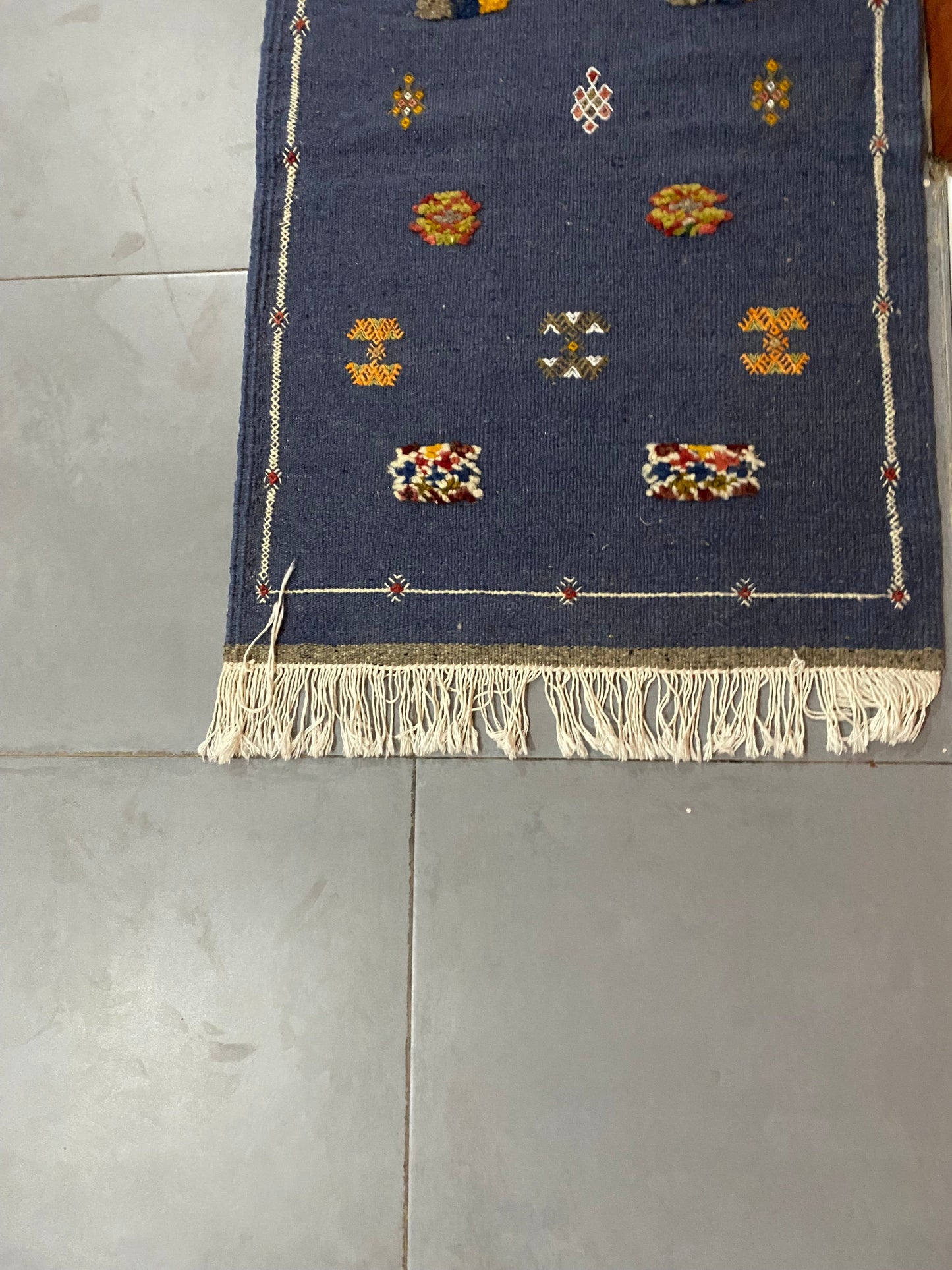 Moroccan  Kilim  handmade 100%wool berber  rugs  size is