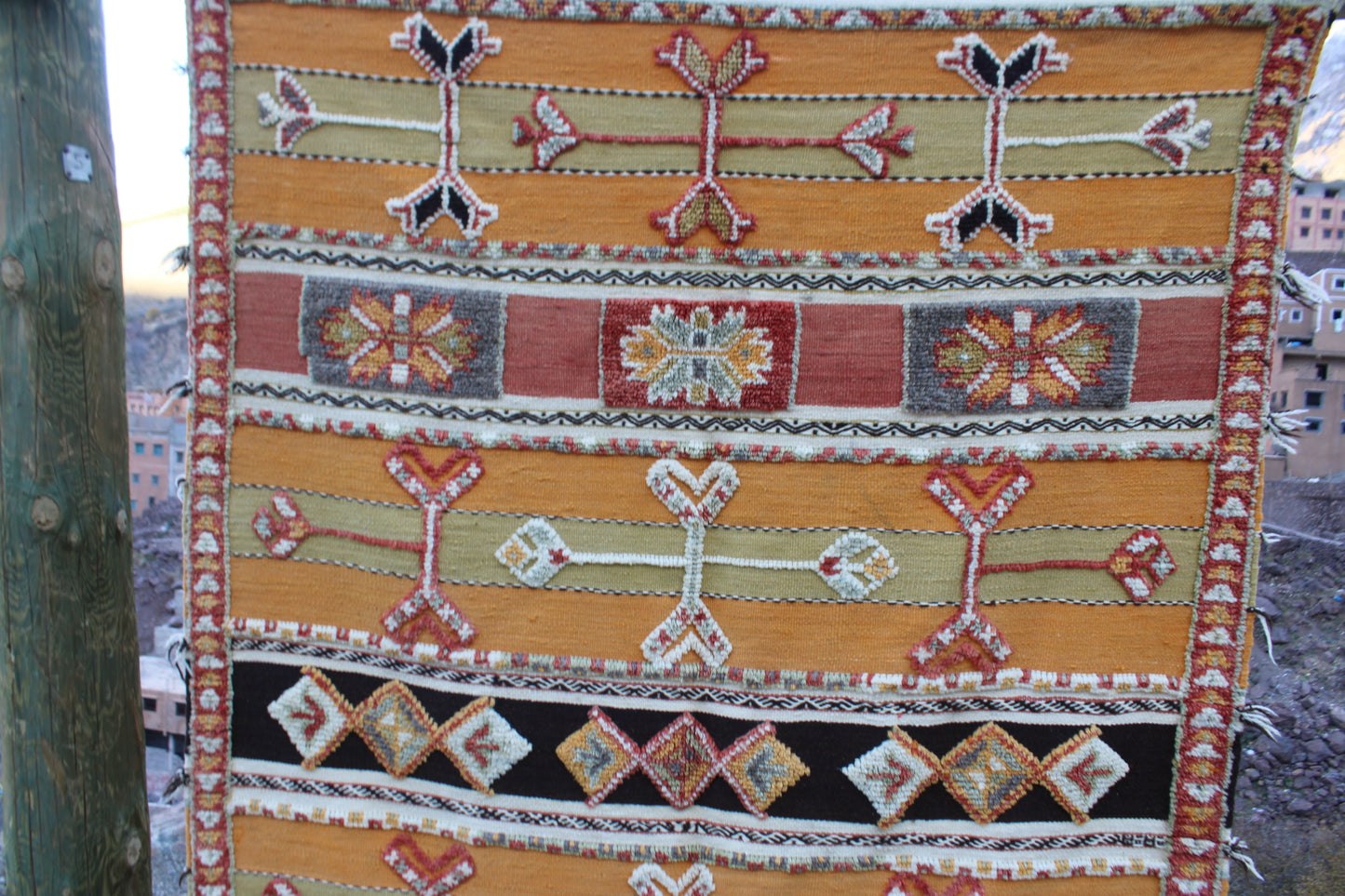 Glaoui Moroccan Rug – 4.26 ft × 6.56 ft (130 × 200 cm) – Handwoven Berber Wool Carpet