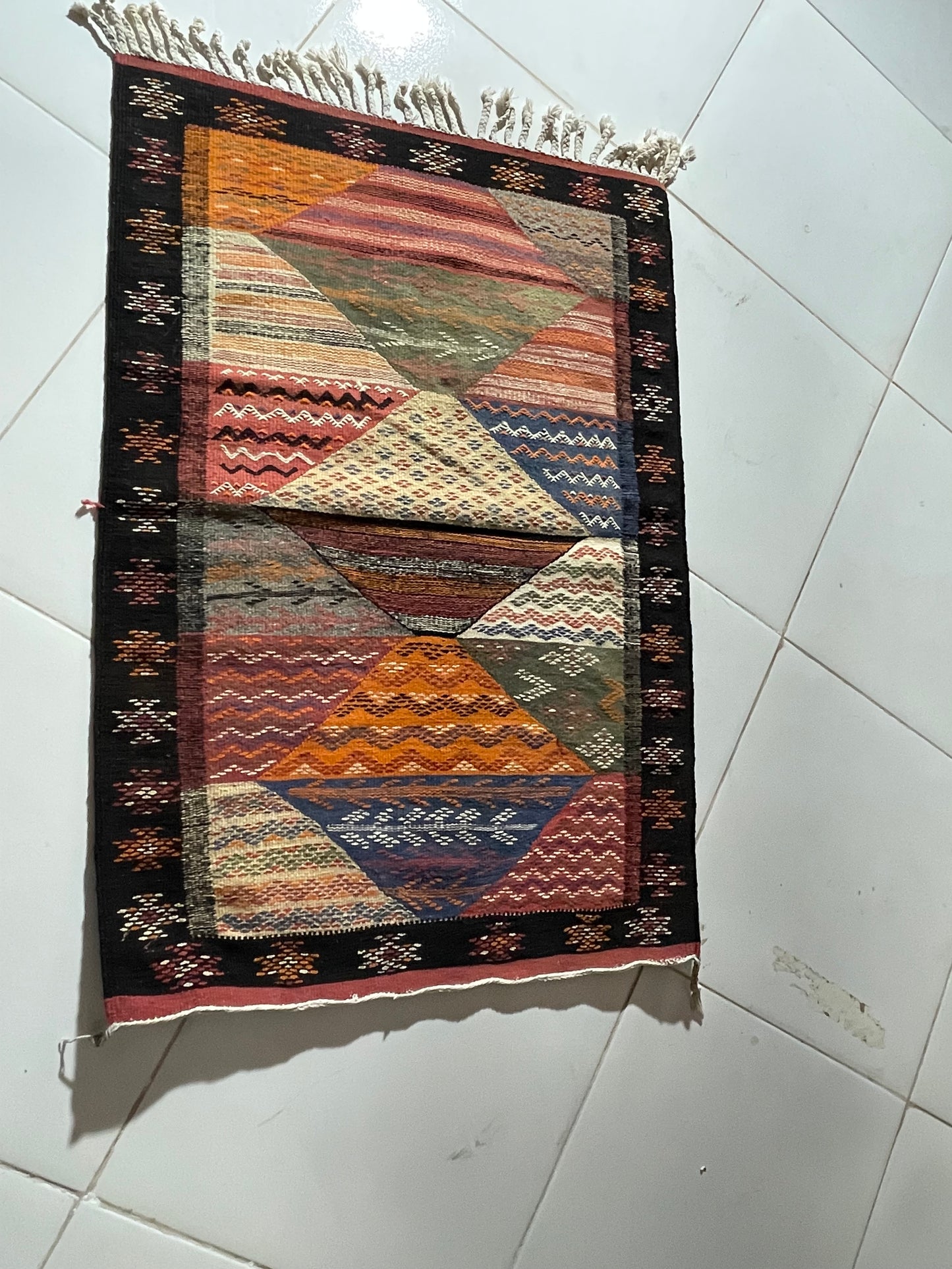 Moroccan Picasso Abstract Kilim – Artisan Woven Rug 120x100 cm