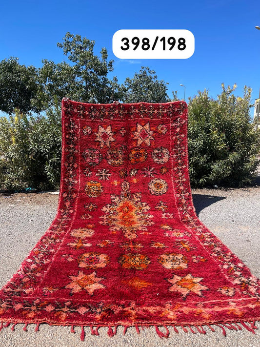 Transform your space with the exquisite charm of our Fabulous Boujad Rug, a true work of art crafted by skilled artisans in the heart of Morocco. This authentic Moroccan rug showcases the rich heritage and vibrant culture of the Boujad region