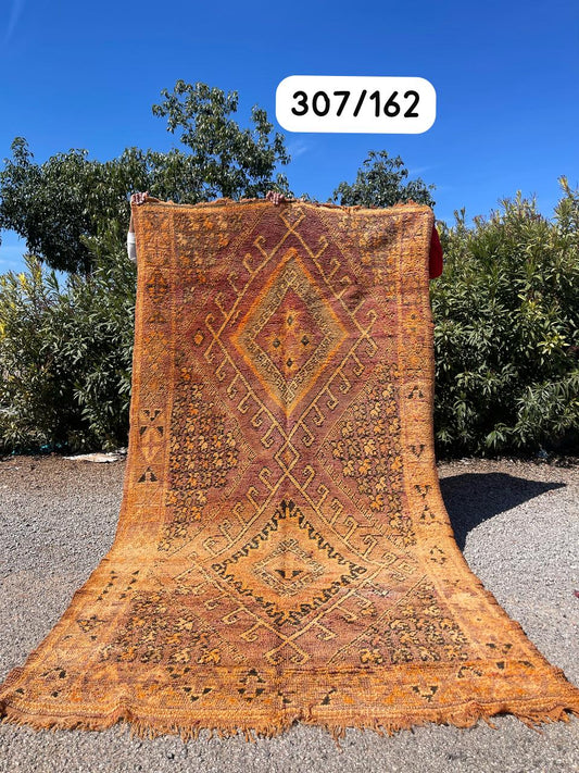 Transform your space with the exquisite charm of our Fabulous Boujad Rug, a true work of art crafted by skilled artisans in the heart of Morocco. This authentic Moroccan rug showcases the rich heritage and vibrant culture of the Boujad region
