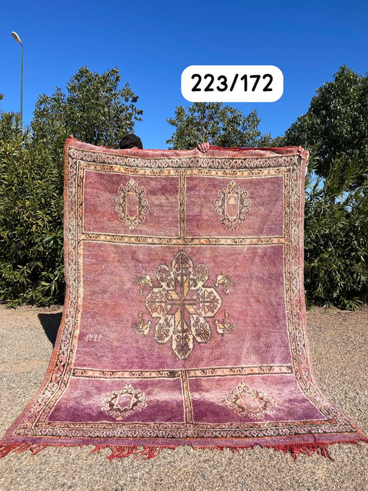 Transform your space with the exquisite charm of our Fabulous Boujad Rug, a true work of art crafted by skilled artisans in the heart of Morocco. This authentic Moroccan rug showcases the rich heritage and vibrant culture of the Boujad region