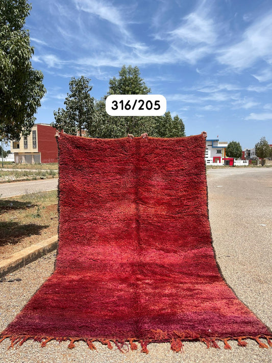 Transform your space with the exquisite charm of our Fabulous Boujad Rug, a true work of art crafted by skilled artisans in the heart of Morocco. This authentic Moroccan rug showcases the rich heritage and vibrant culture of the Boujad region