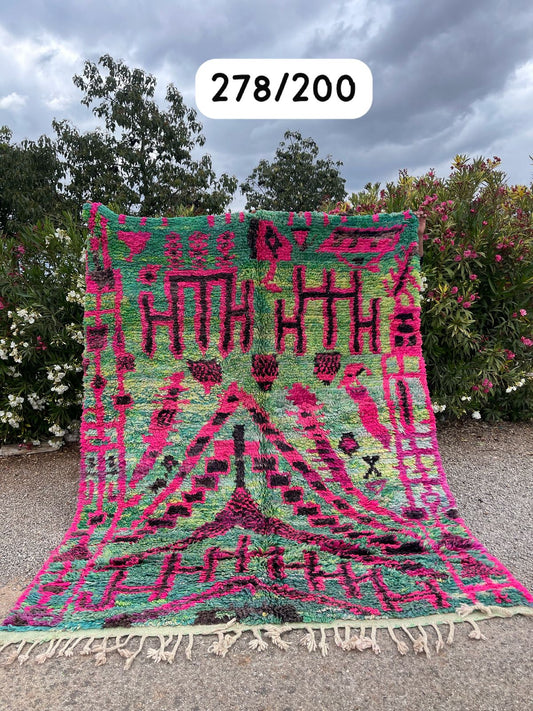 Transform your space with the exquisite charm of our Fabulous Boujad Rug, a true work of art crafted by skilled artisans in the heart of Morocco. This authentic Moroccan rug showcases the rich heritage and vibrant culture of the Boujad region