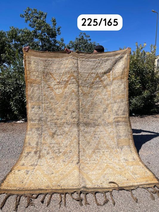Transform your space with the exquisite charm of our Fabulous Boujad Rug, a true work of art crafted by skilled artisans in the heart of Morocco. This authentic Moroccan rug showcases the rich heritage and vibrant culture of the Boujad region