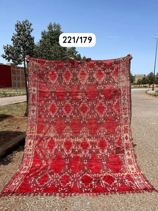Transform your space with the exquisite charm of our Fabulous Boujad Rug, a true work of art crafted by skilled artisans in the heart of Morocco. This authentic Moroccan rug showcases the rich heritage and vibrant culture of the Boujad region