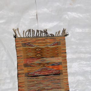 Moroccan Berber Kilim Rug – Handmade Wool Flatweave Carpet, Tribal Geometric Design, Boho Area Rug, Authentic Artisan Decor  size   150x60 cm