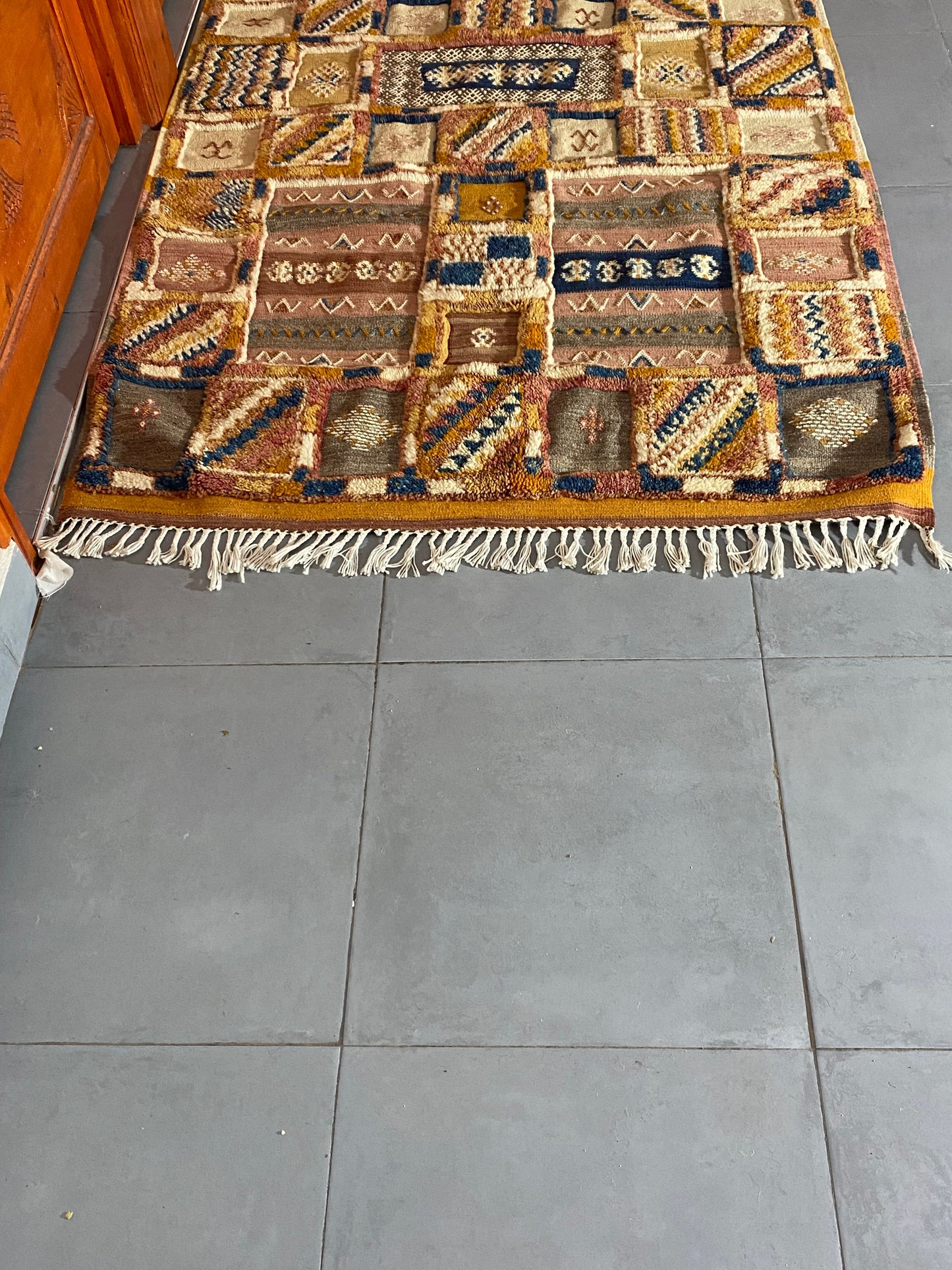Moroccan  Kilim  handmade 100%wool berber  rugs size is 210x115 cm