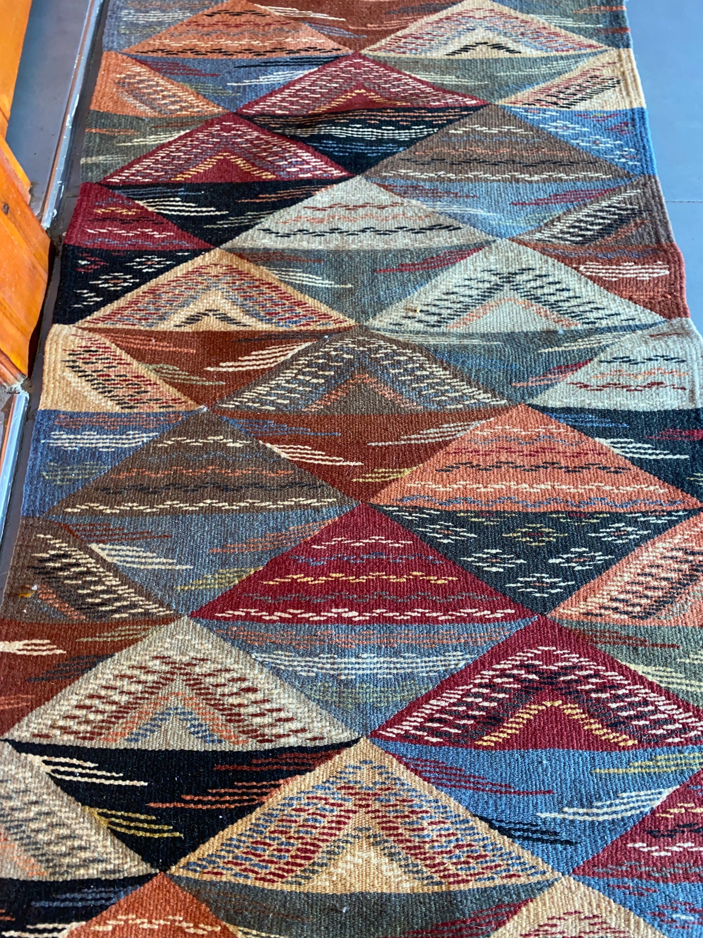 Moroccan  Kilim  handmade 100%wool berber  rugs.  size is 160x062 cm