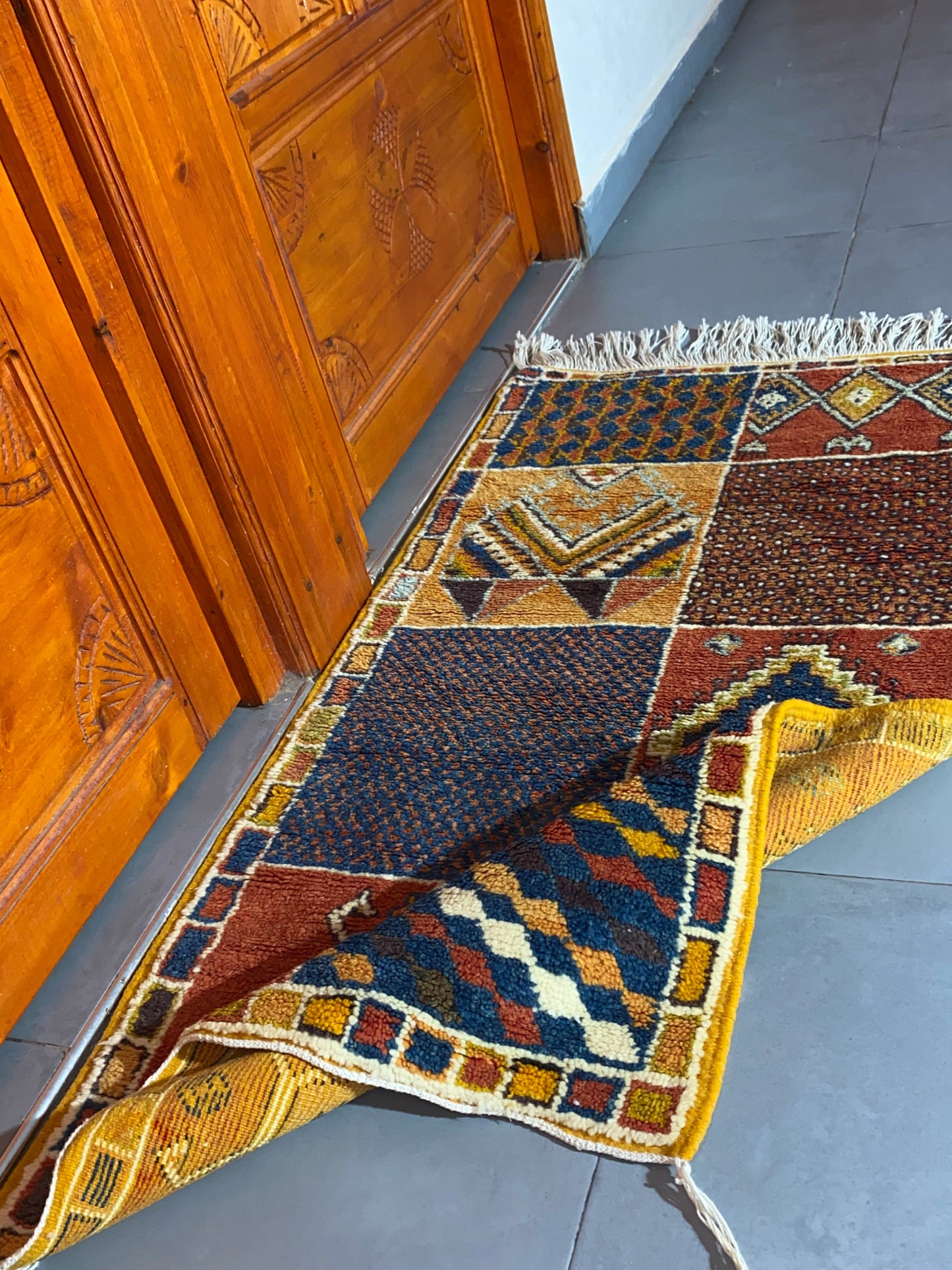 Moroccan  Kilim  handmade 100%wool berber  rugs. size is 135x070 cm