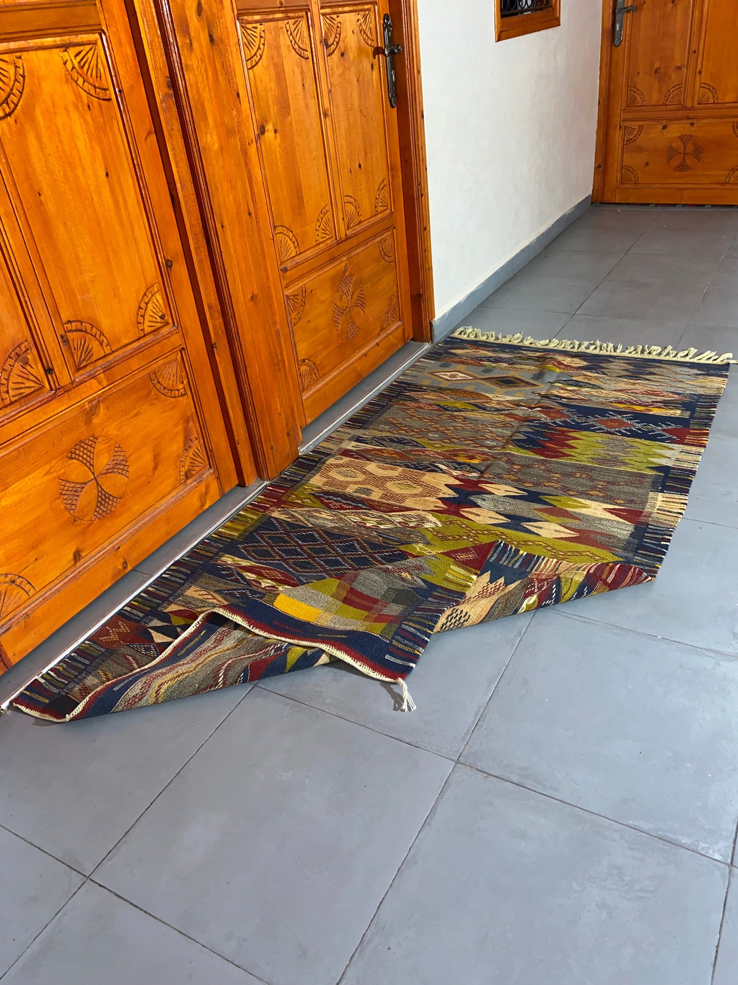 Moroccan  Kilim  handmade 100%wool berber  rugs size is 210x110 cm