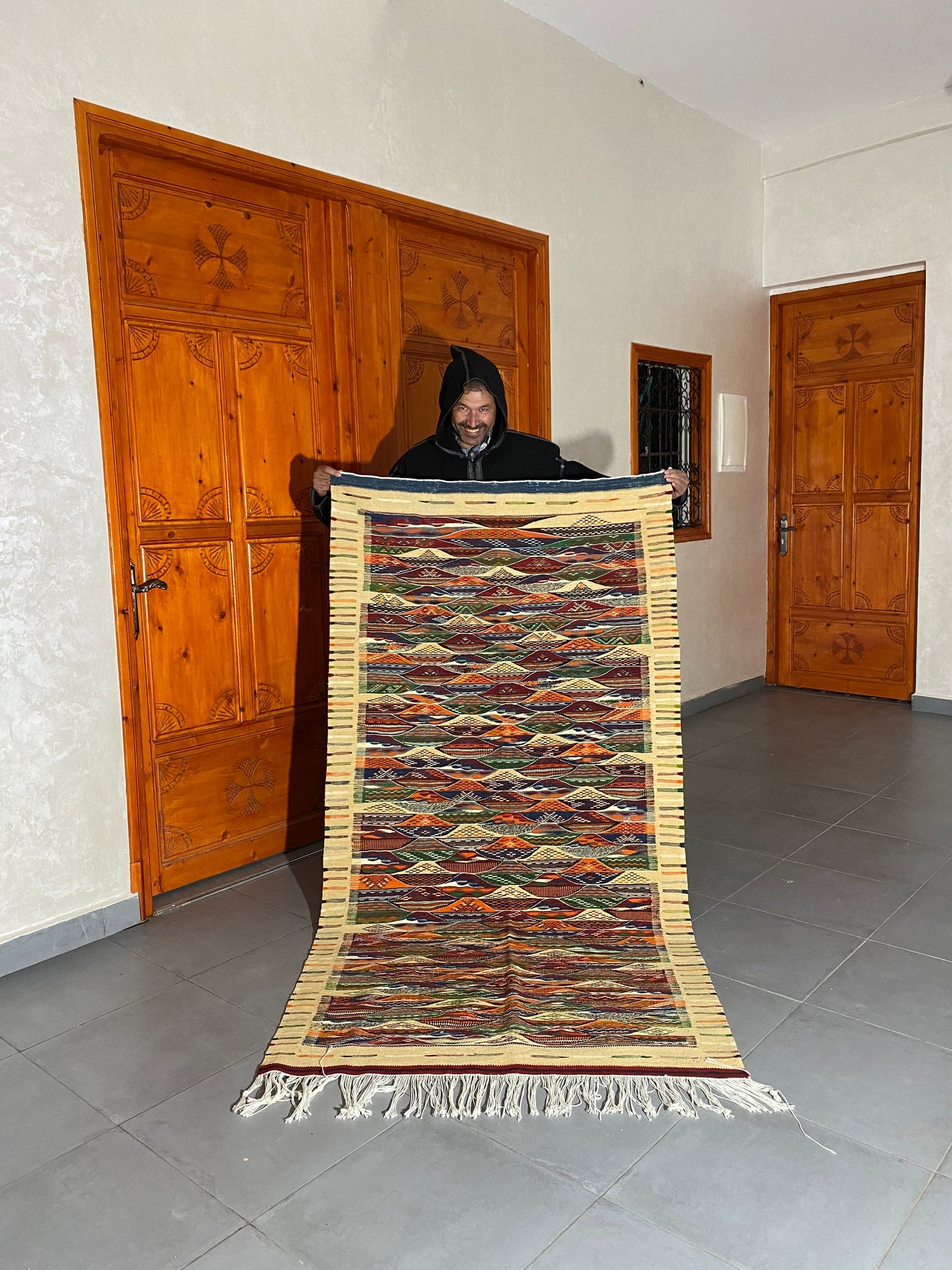 Moroccan  Kilim  handmade 100%wool berber  rugs. size is 210x110 cm