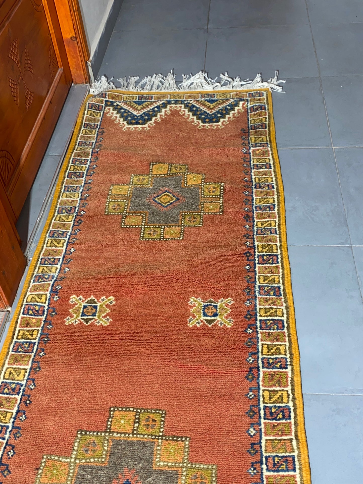 Moroccan  Kilim  handmade 100%wool berber  rugs.  size is 207x070 cm